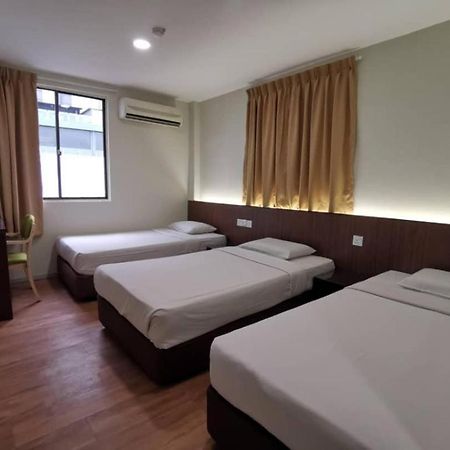 Hotel Holiday Kota Kinabalu Zewnętrze zdjęcie
