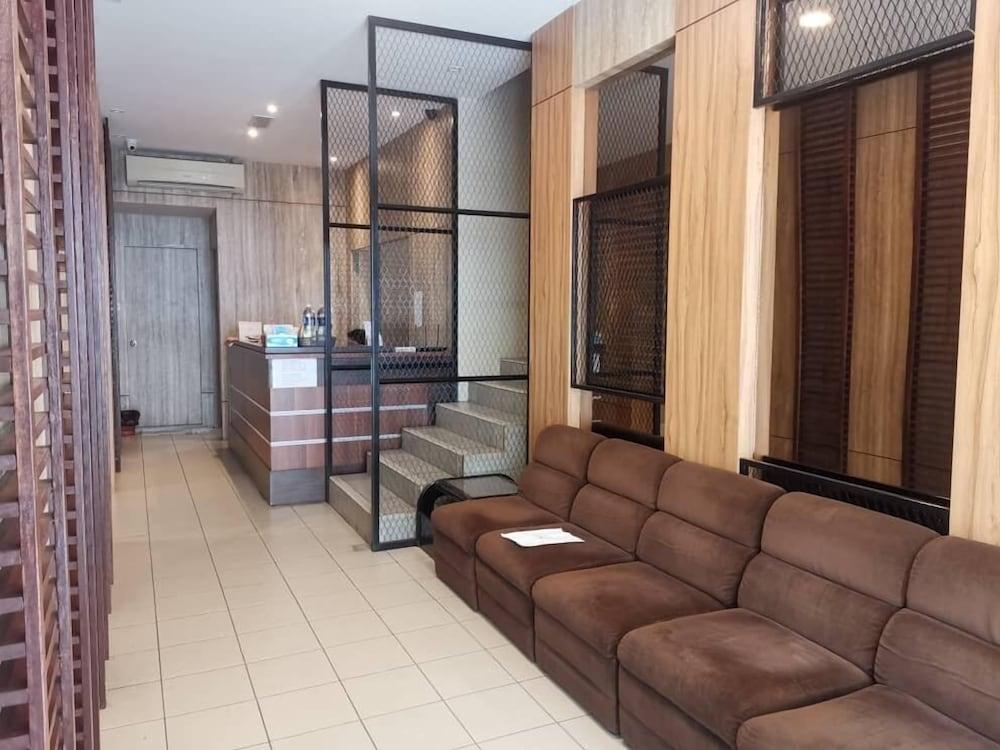 Hotel Holiday Kota Kinabalu Zewnętrze zdjęcie