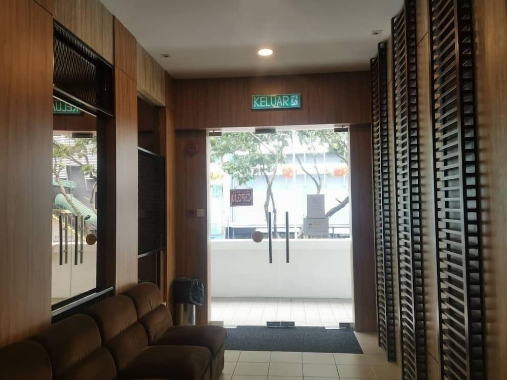 Hotel Holiday Kota Kinabalu Zewnętrze zdjęcie