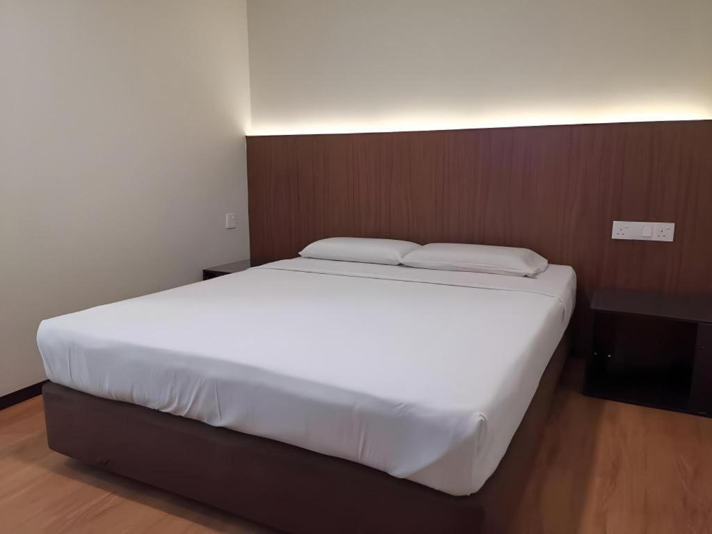 Hotel Holiday Kota Kinabalu Zewnętrze zdjęcie