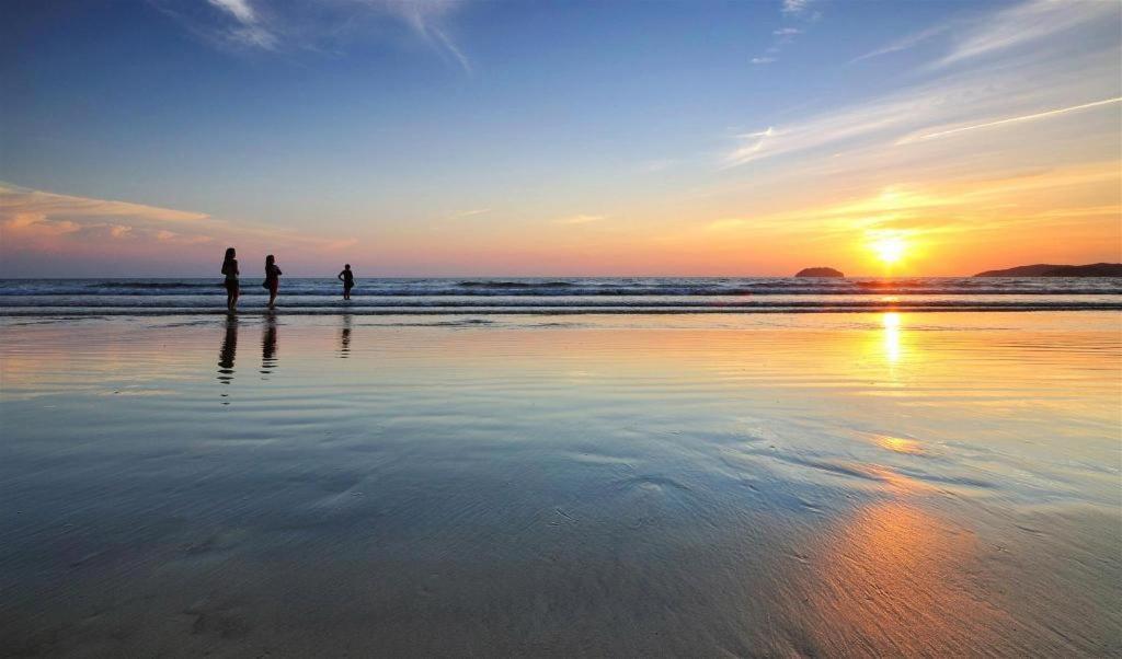 Hotel Holiday Kota Kinabalu Zewnętrze zdjęcie