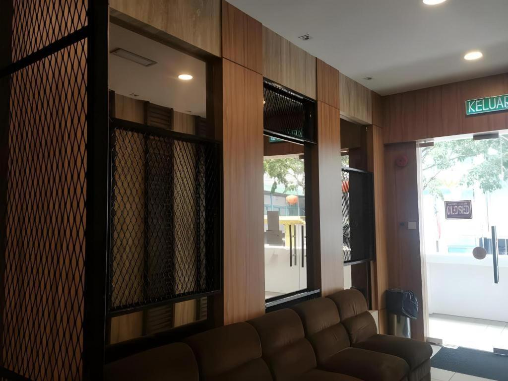 Hotel Holiday Kota Kinabalu Zewnętrze zdjęcie