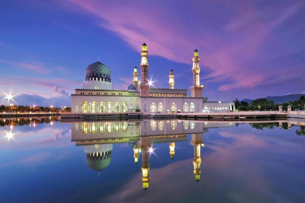 Hotel Holiday Kota Kinabalu Zewnętrze zdjęcie