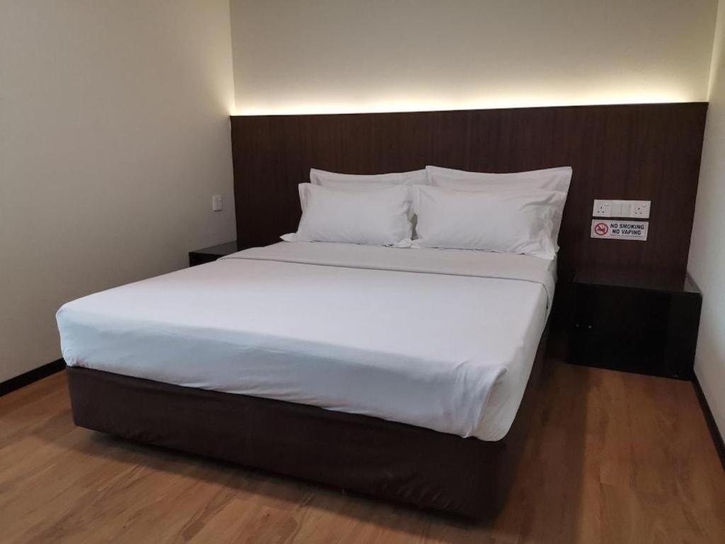 Hotel Holiday Kota Kinabalu Zewnętrze zdjęcie