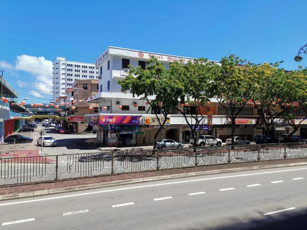 Hotel Holiday Kota Kinabalu Zewnętrze zdjęcie
