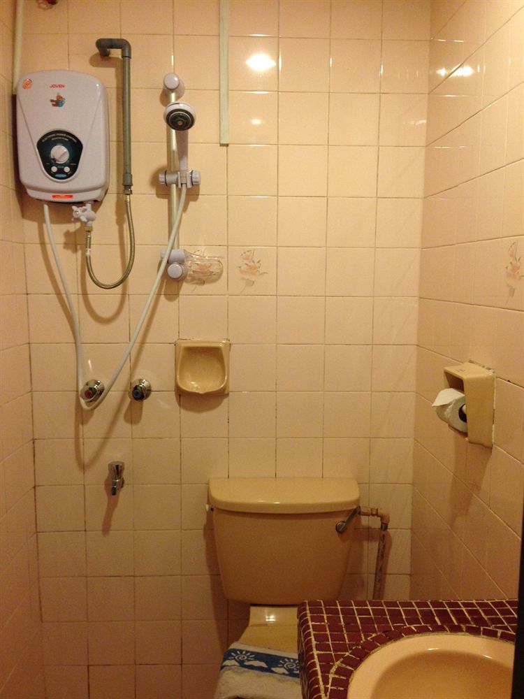 Hotel Holiday Kota Kinabalu Zewnętrze zdjęcie